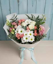Букет цветов из:  Розы, Лизиантусы и Хризантемы в Советской Краснодарского края