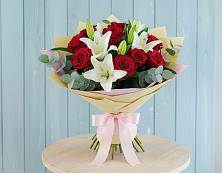 Букет цветов из:  Лилии и Розы в Советской Краснодарского края