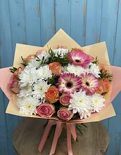 Букет цветов из:  Розы, Герберы и Хризантемы в Советской Краснодарского края