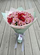 Букет цветов из:  Альстромерии в Советской Краснодарского края