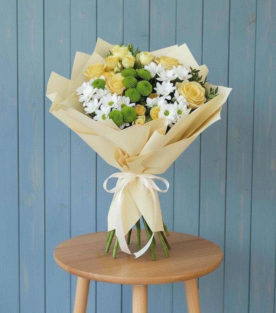 Букет цветов из: Хризантемы и Розы в Советской Краснодарского края