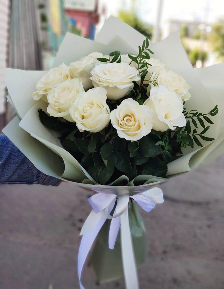 Букет Белые розы Проуд в Советской Краснодарского края