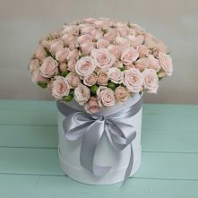 Цветочная композиция из Розы в шляпной коробке в Советской Краснодарского края