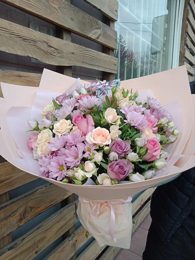 Букет цветов из: Розы и Хризантемы в Советской Краснодарского края