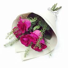 Букет цветов из:  Розы в Советской Краснодарского края