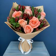 Букет цветов из:  Розы и Альстромерии в Советской Краснодарского края