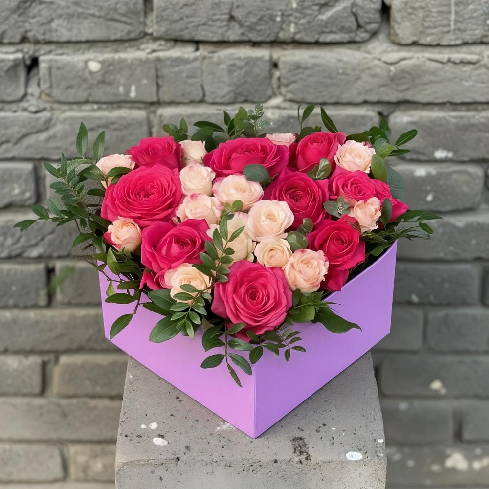 Цветочная композиция из Розы в коробке в Советской Краснодарского края