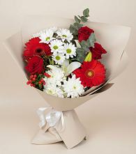 Букет цветов из:  Розы, Хризантемы, Герберы и Лилии в Советской Краснодарского края