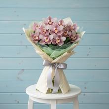 Букет цветов из:  Орхидеи и Розы в Советской Краснодарского края