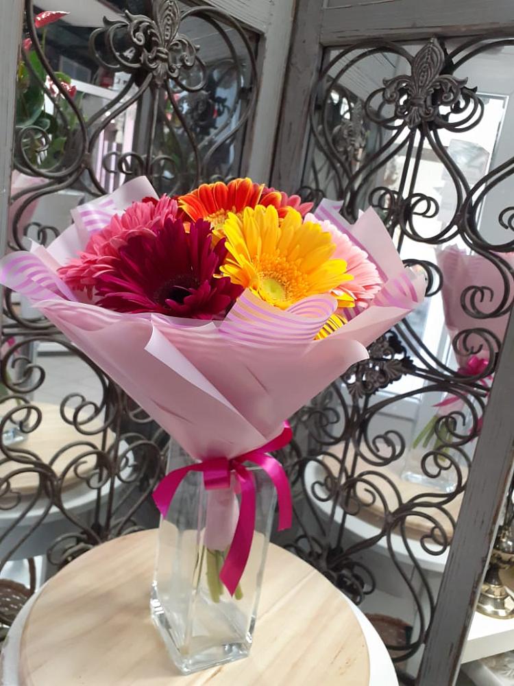 Букет цветов из: Герберы в Советской Краснодарского края