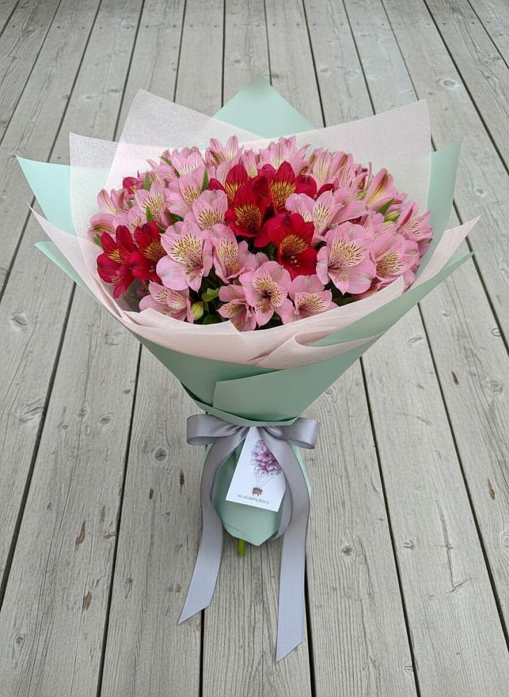 Букет цветов из: Альстромерии в Советской Краснодарского края