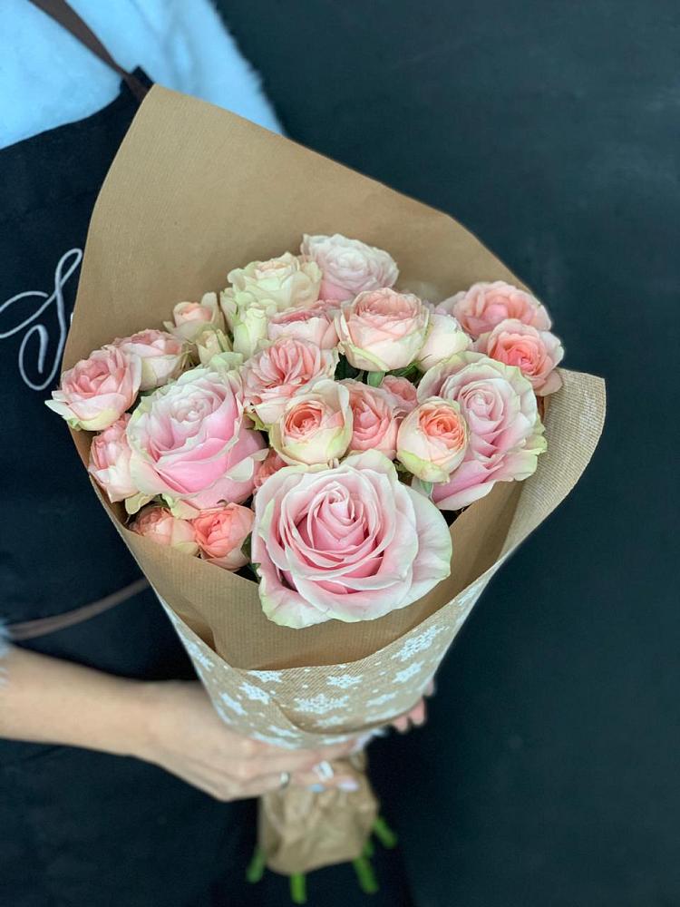 Букет цветов из: Хризантемы и Розы в Советской Краснодарского края