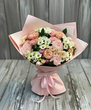 Букет цветов из:  Гвоздики, Розы и Хризантемы в Советской Краснодарского края