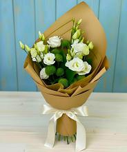 Букет цветов из:  Хризантемы и Лизиантусы в Советской Краснодарского края