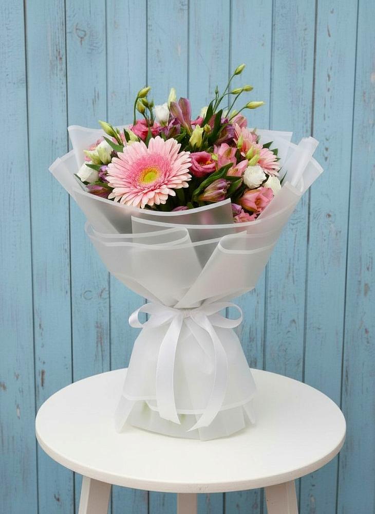 Букет цветов из: Герберы, Альстромерии и Лизиантусы в Советской Краснодарского края