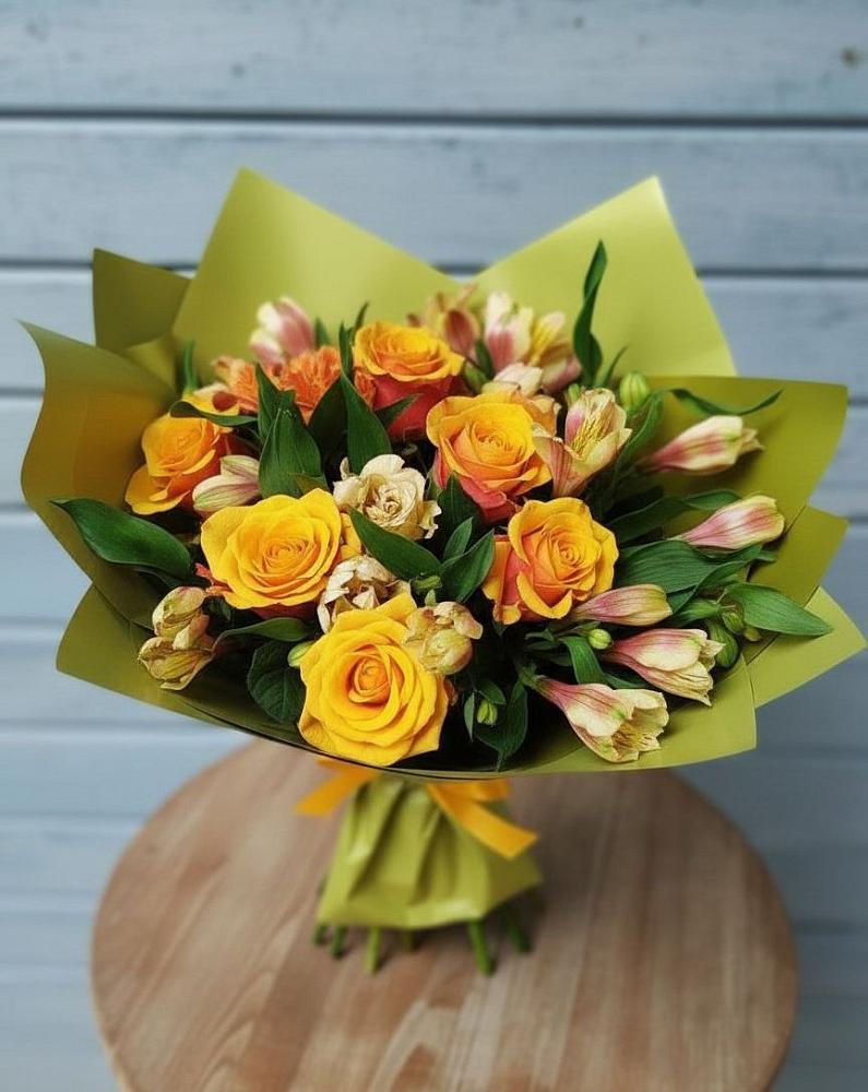 Букет цветов из: Альстромерии и Розы в Советской Краснодарского края