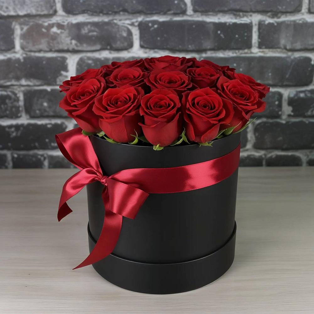 Цветочная композиция из Розы в шляпной коробке в Советской Краснодарского края