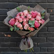 Букет цветов из:  Розы в Советской Краснодарского края