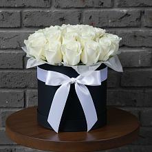 Цветочная композиция из Розы в шляпной коробке в Советской Краснодарского края