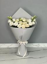 Букет цветов из:  Розы и Лизиантусы в Советской Краснодарского края